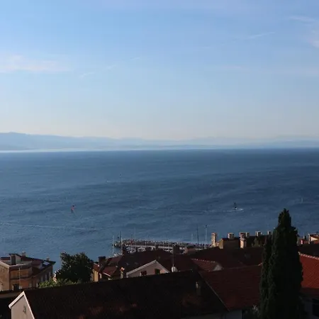 Komel I アパート オパティヤ