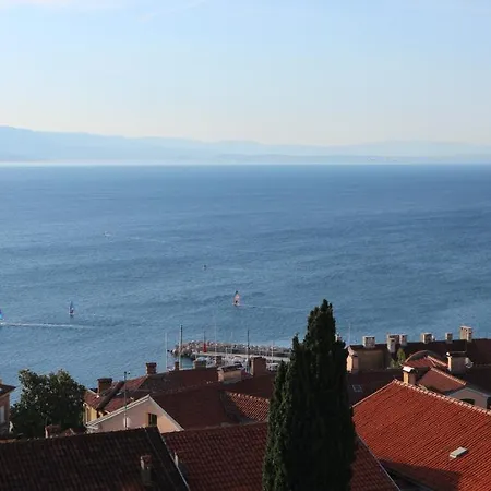 Komel I Apartment Opatija